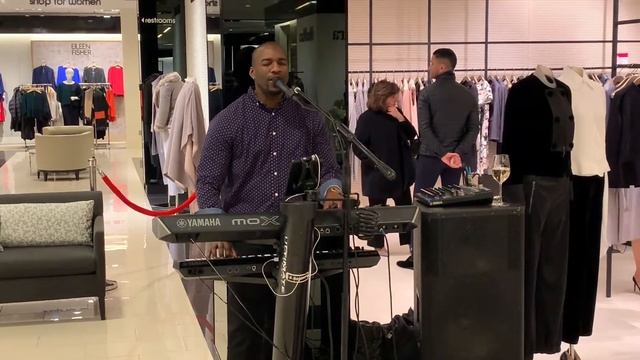 Neon's Vere Hill Plays The Bloomingdale's VIP Holiday Party смотреть онлайн