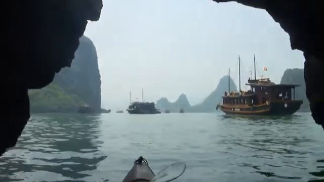 Kayaking baie d'Halong смотреть онлайн