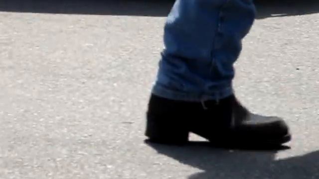 bootvideo 001 - Engineer Boots Walkin смотреть онлайн