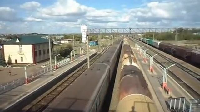 Электровоз ЭП1М-474 с пассажирским поездом смотреть онлайн