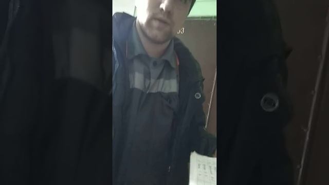 Непонятные проверяющие врываются в ниши дома и собирают некие данные.живописная 7 смотреть онлайн