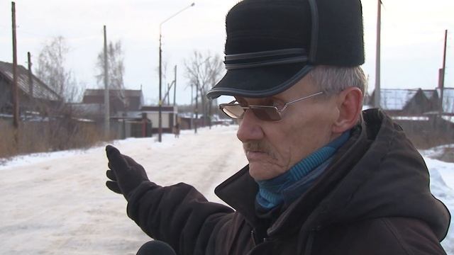 Старая водопроводная труба портит жизнь собственникам сразу нескольких домов в Бийске смотреть онлайн
