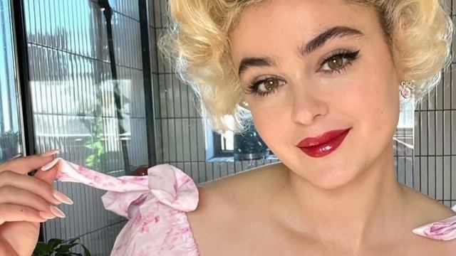 Stefania Ferrario - Plus Size Model | Instagram Model | Curvy Outfit | Body Positivity, Curvy Haul