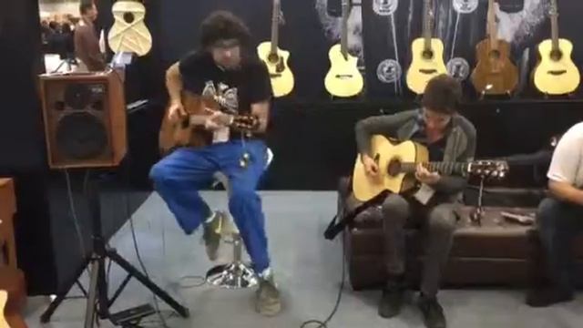 Travis Bowman in Mayson Guitar Booth смотреть онлайн