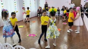 Танец цветов. МБДОУ Детский сад №5 с. Кневичи, старшая группа.