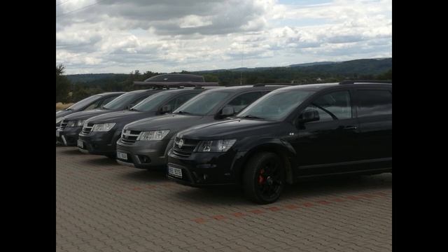 Fotovideo z první sady fotografií (Všichni Zelenkovi) Letní Sraz Klub přátel Fiat Freemont (INT) смотреть онлайн