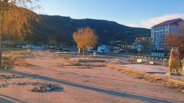 Пляж в Лермонтово/самострой снесли 🫡 смотреть онлайн