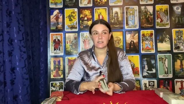 Расклад ❤️ Следит ли за вами ваш загаданный человек?