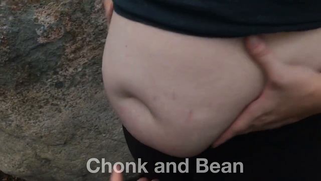 Sexy BBW Shows Off Belly to BF [Belly Play] смотреть онлайн