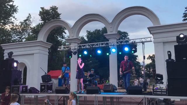 Альона Ніколаєнко - Дерево (Один в каное кавер) смотреть онлайн