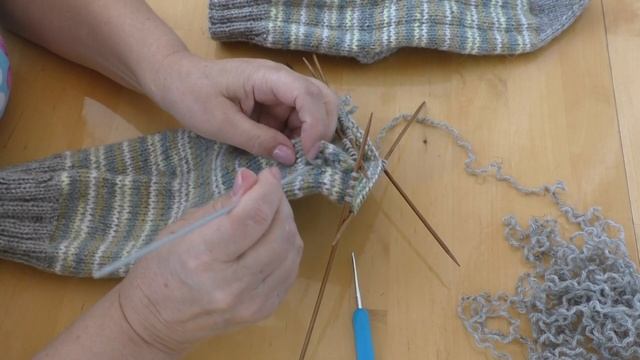 Работа над ошибками. Поднимаю петли. Как сделать из лицевой глади резинку.