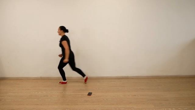 Игра “Ищем красные вещи” смотреть онлайн