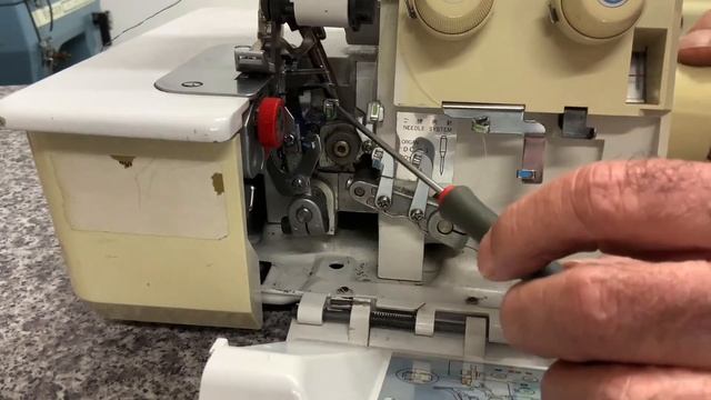 ARTIZAN TRAINING | How does an Overlocker Sewing Machine work? Inner workings revealed смотреть онлайн