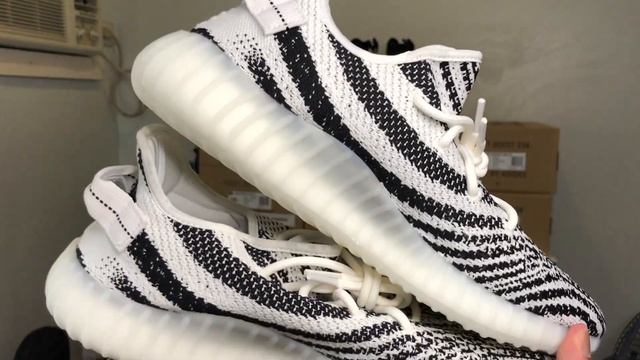 2020 YEEZY BOOST 350 V2 ZEBRA VS. OLD YEEZY BOOST 350 v2 ZEBRA | Is there any Difference? смотреть онлайн
