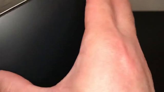 Unboxing Prada L’homme смотреть онлайн