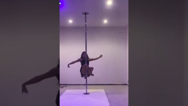 GLORIA ALENA ROSATI_POLE DANCE_ROOKIES_U 15 смотреть онлайн