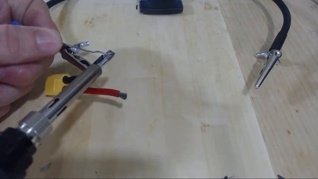 Soldering Battery Connector to Power Distribution Board смотреть онлайн