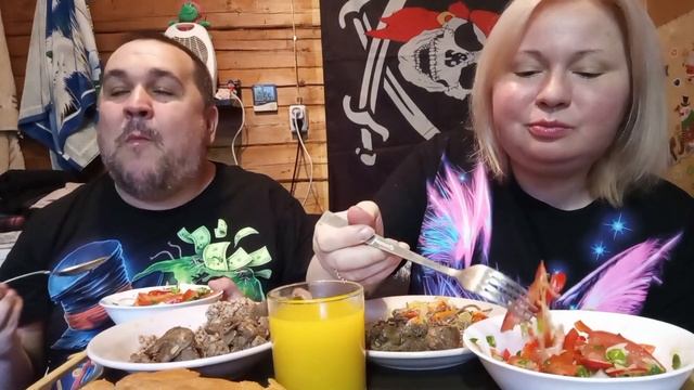 Обжор - печень куриная с луком, гречневая лапша, супер салат смотреть онлайн