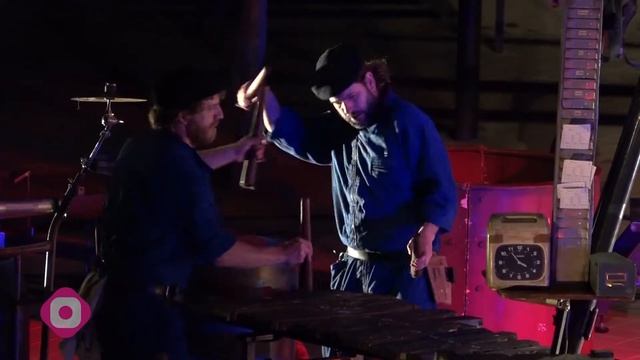 La compañía Lurrak Antzerkia deslumbró en el MAC el pasado viernes смотреть онлайн