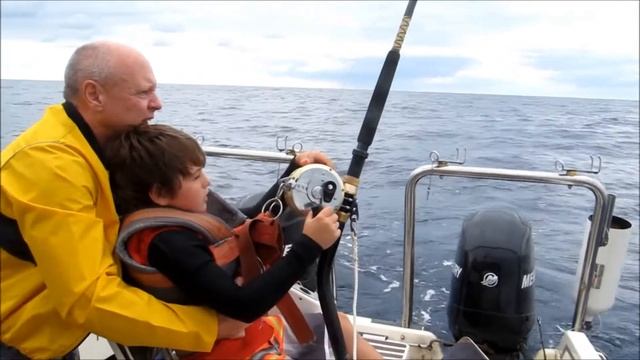 9 Year old boy's first marlin. Catch and Release. Sodwana Bay. смотреть онлайн