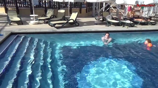 SCHAUMPARTY IM VILLA SIDE RESIDENCE HOTEL | ALPHACHIEF смотреть онлайн