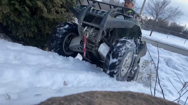 Yamaha Grizzly 350 snowy ditch climb смотреть онлайн