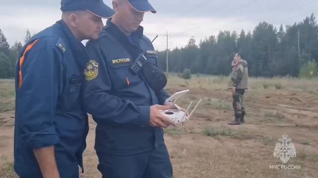 Горит лесной массив в Башкирии, работа пожарных. смотреть онлайн