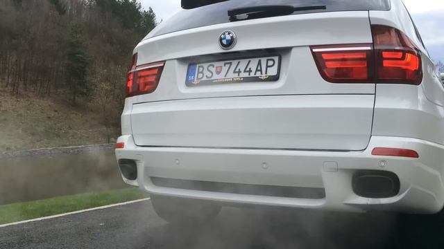 BMW X5 Xdrive50i soundcheck by exclusive toys смотреть онлайн