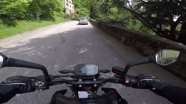 TEST KTM DUKE 790 A2 | LA TUEUSE DE MT07 ! смотреть онлайн