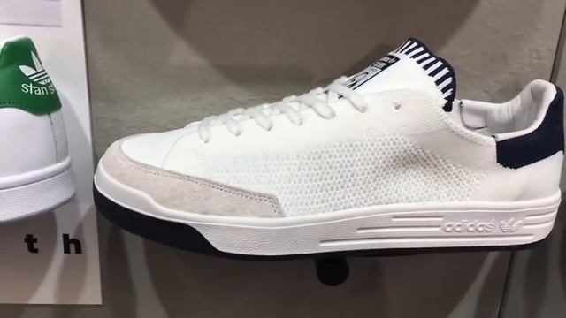SNEAKER FIENDS UNITE! INSIDE THE NEW FOOTLOCKER FLAGSHIP смотреть онлайн