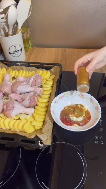 Куриные ножки с картофелем в духовке🍗🥘