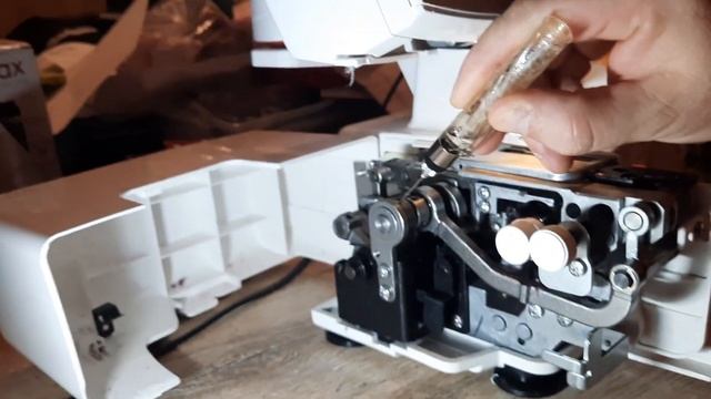 Elna 664 overlock podmazovanje смотреть онлайн