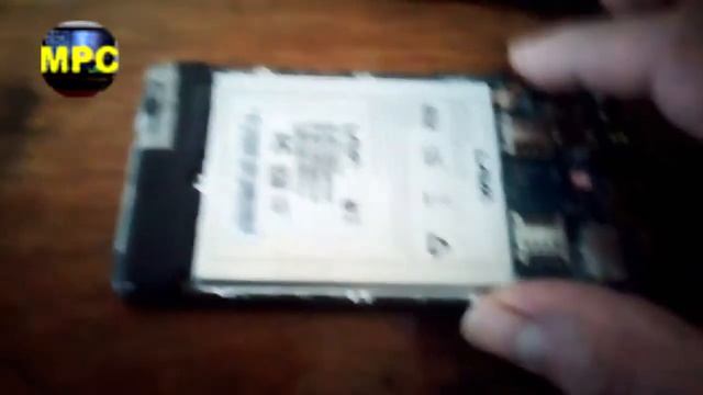 Como Quitar la Batería de Teléfono смотреть онлайн