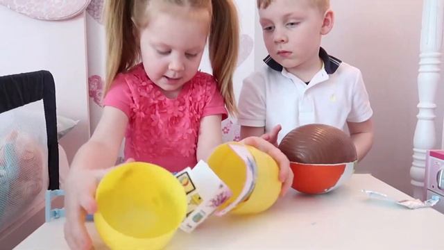 распоковка огромных Kinder Surprise / Happy Eggs / Überraschungseier смотреть онлайн