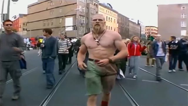 Техно викинг танчит под МАЧЕТЕ (Techno Viking Dances To MACHETE)