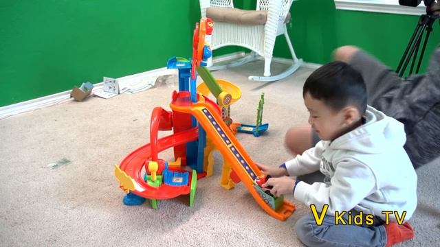 Go! Go! Smart Wheels Race & Play Adventure Park Jimmy & Jason V Kids TV смотреть онлайн