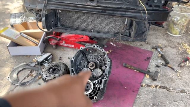 MK5 GTI clutch replacement смотреть онлайн