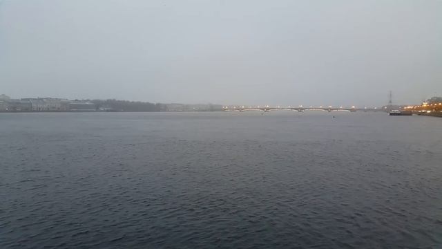 22.10.2020 Санкт-Петербург. Нева. Вид на Троицкий мост. 8 часов утра. смотреть онлайн