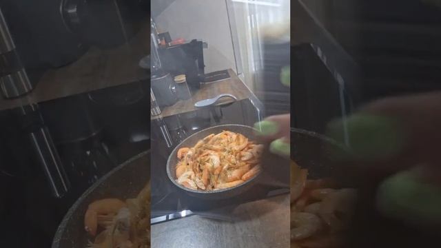 Креветки с имбирем и чесноком 🤗
