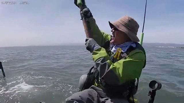 Kayak Fishing Fail BIG Halibut!! PT 2 смотреть онлайн
