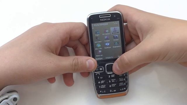 Обзор Nokia E52