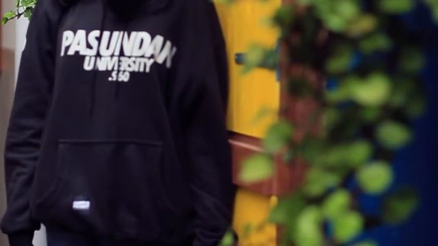 Look Book Hoodie UNIVERSITAS PASUNDAN .960 смотреть онлайн