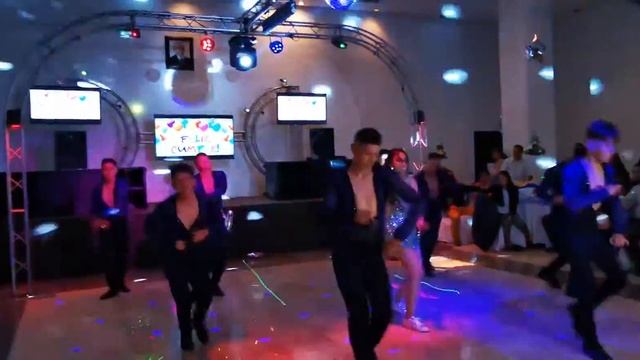 15 años. Mix Latino. Bachata, salsa y merengue. Xtreme Art смотреть онлайн