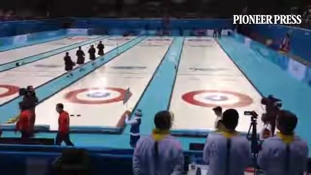 Bagpipe entrance for US, British and Russian men's curling teams. Americans need win on hostile ter смотреть онлайн