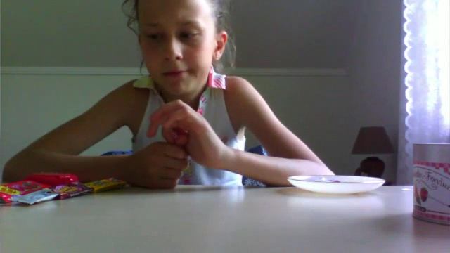 ЧЕЛЛЕНДЖ!!! Угадай жвачку по её вкусу!!! смотреть онлайн