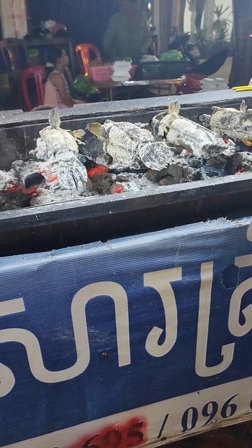 В поисках еды:рыба из озера Тонлесап