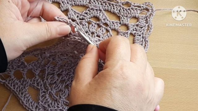 طريقة تشبيك سهلة لوحدة مربعة بالتفصيل لعمل مفرش / بلوزة كروشيه #granny_square смотреть онлайн