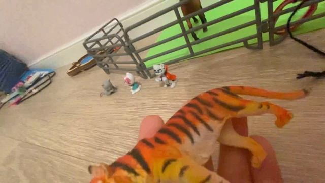 Обзор на диких хищников игрушек смотреть онлайн