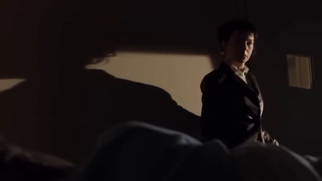 4400 pessoas desaparecem, mas 20 anos depois chegam à Terra dentro de um asteróide смотреть онлайн