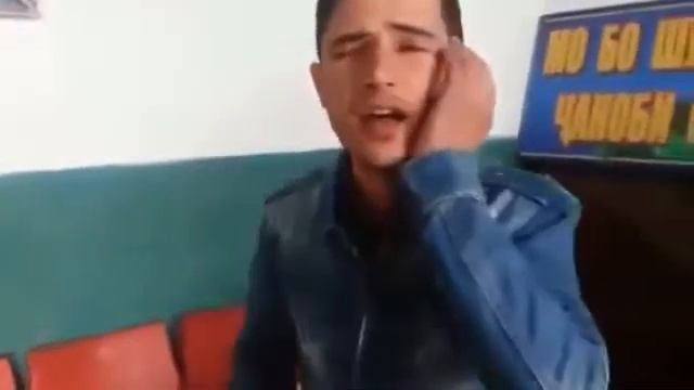 Очень красыва и прикольно пает таджик!! смотреть онлайн